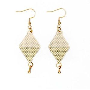 NWT / Embra Bead Project / Athena Earrings ♥️